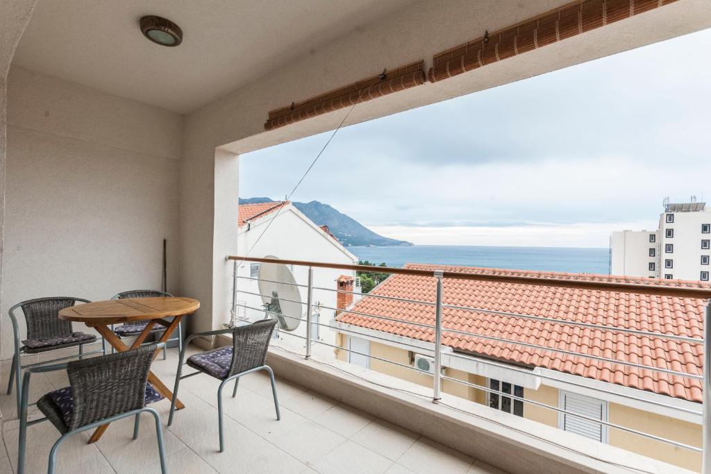 8 Apartment Two bedrooms Terrace and Sea View